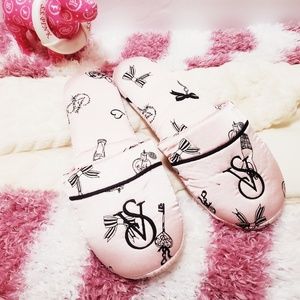 🎀Cute Victoria's Secret Satin Slippers